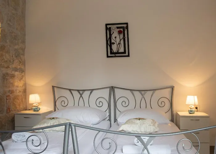 Downtown Spalato Private Rooms
