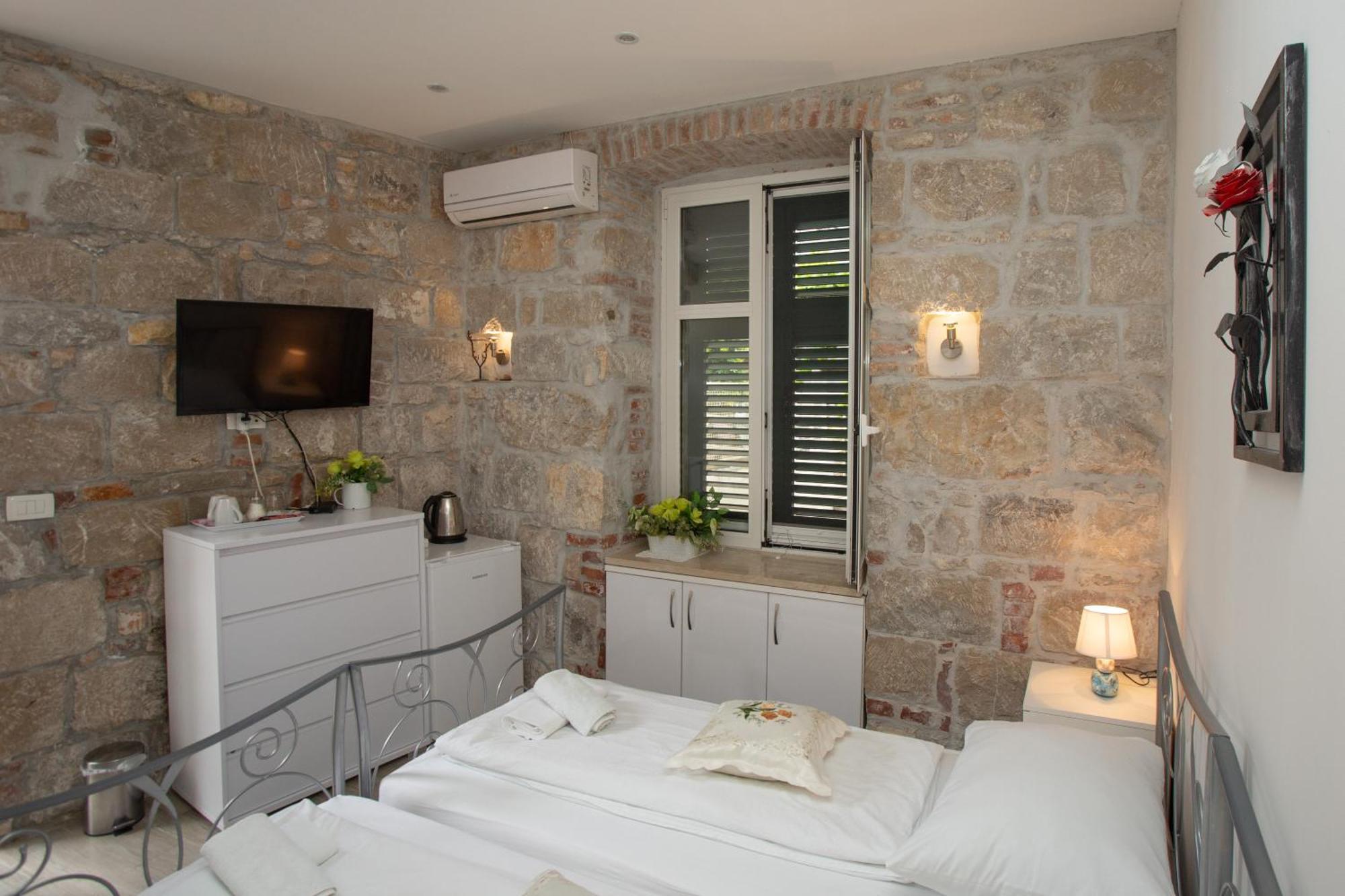 Downtown Private Apartment Split